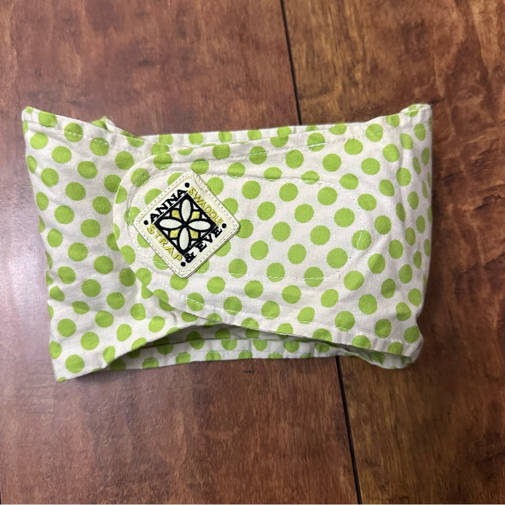 Anna & Eve green swaddle strap